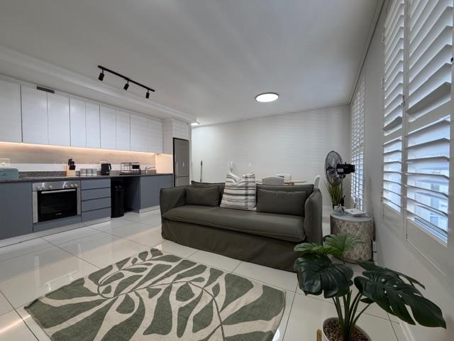 To Let 1 Bedroom Property for Rent in Green Point Western Cape